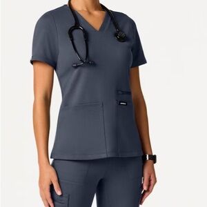 Jaanuu Skinny scrub set